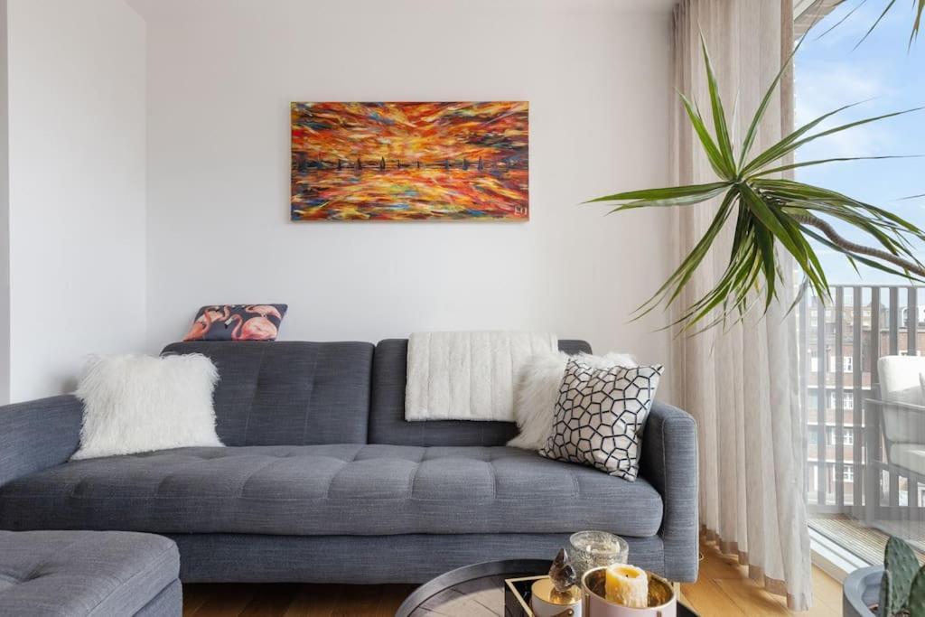 Modern New 1-Bedroom Home Stunning Views Londyn Zewnętrze zdjęcie